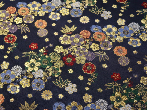 Etui za pohranu i transport 5 različitih noževa izrađen tehnikom 'Nishijin-Ori' od svile