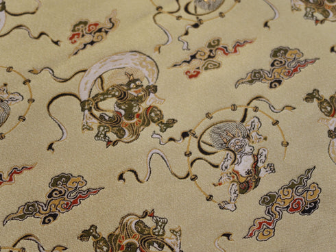 Etui za pohranu i transport 5 različitih noževa izrađen tehnikom 'Nishijin-Ori' od svile