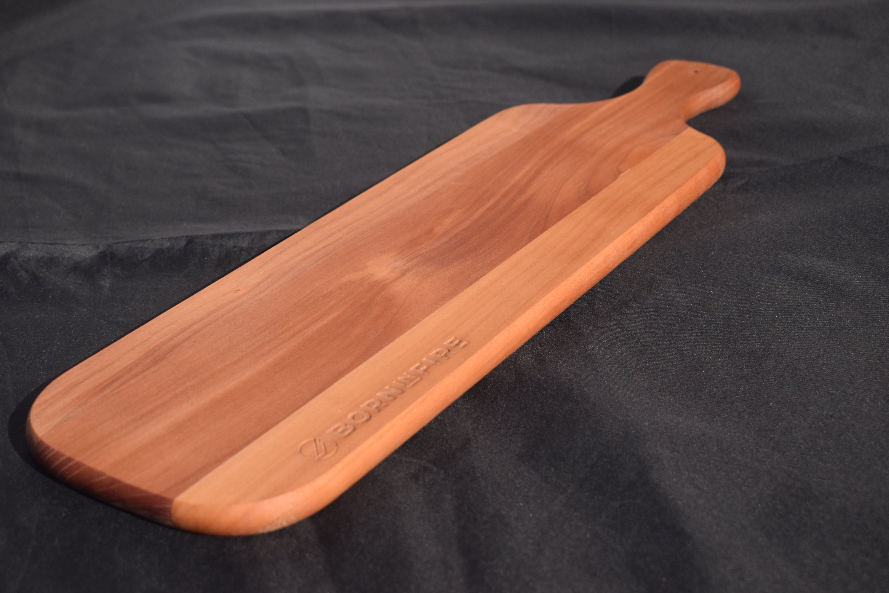 DASKA ZA REZANJE ILI SERVIRANJE TREŠNJA 50 X 14 X 1,5 CM